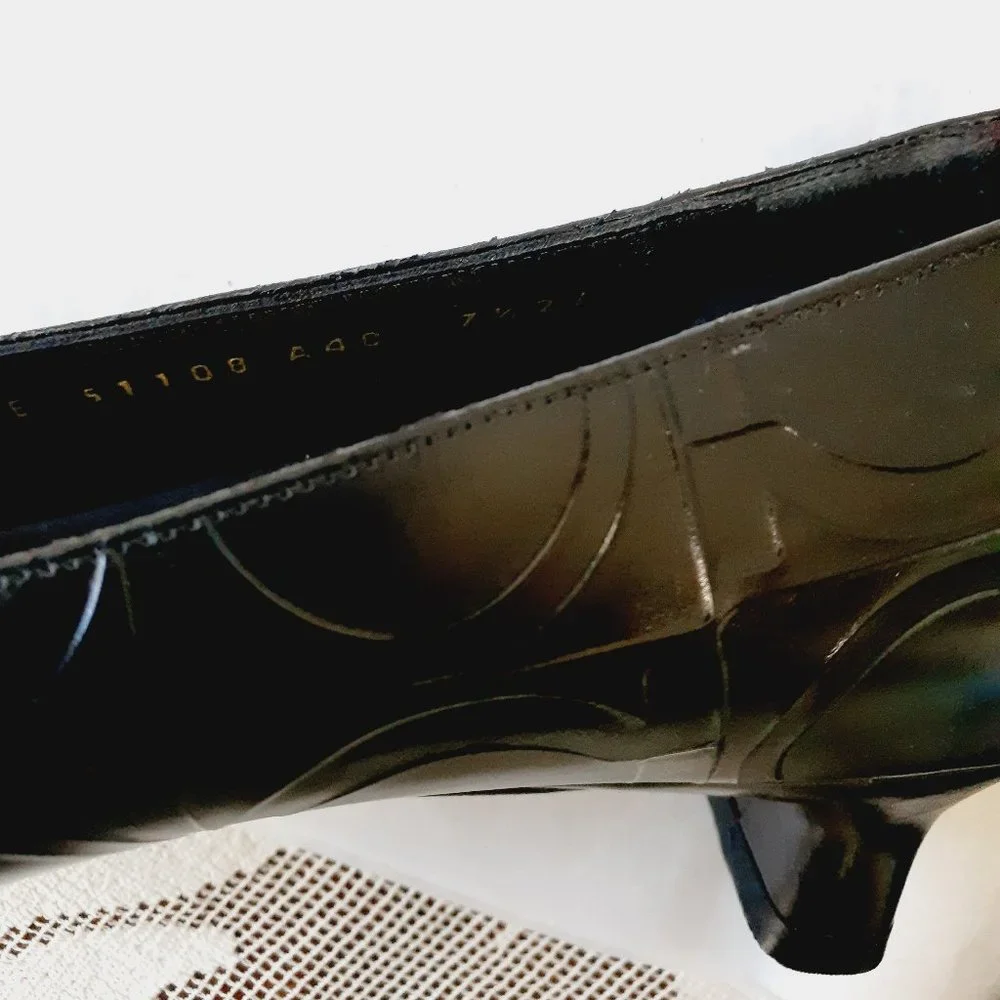 Ferragamo Gancini Symbol Embossed Pump